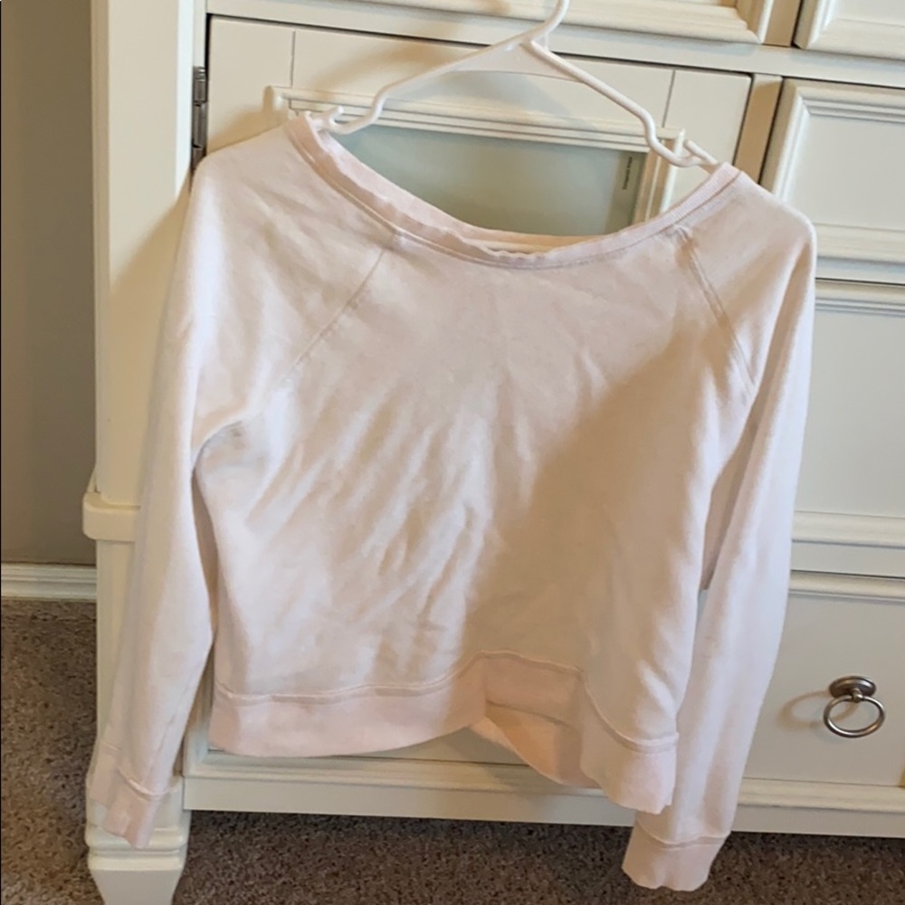 Open back VS sweater/hoodie